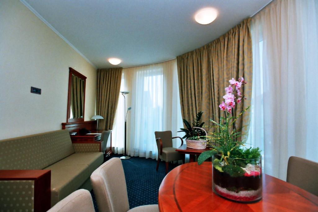 Hotel Savus 슬라본스키브로드 외부 사진