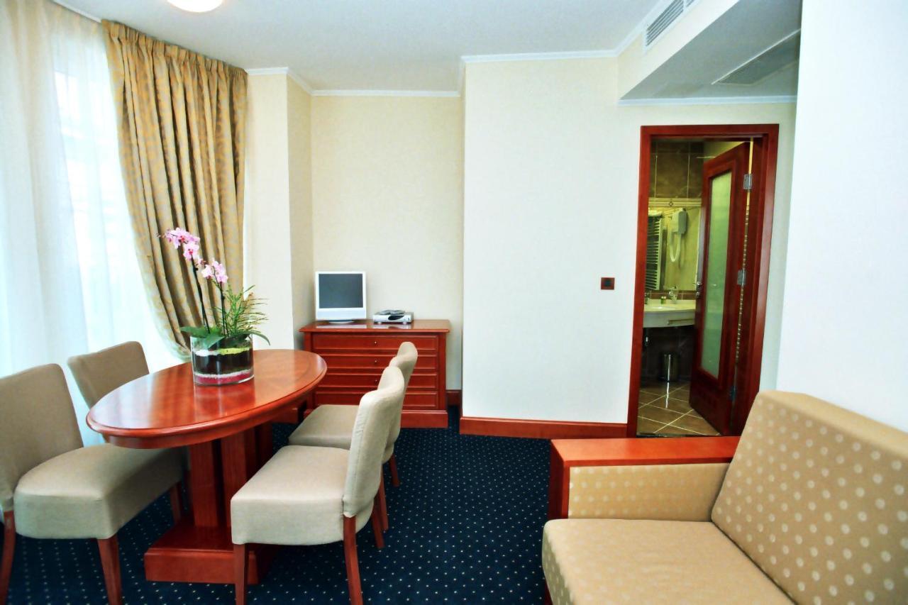 Hotel Savus 슬라본스키브로드 객실 사진