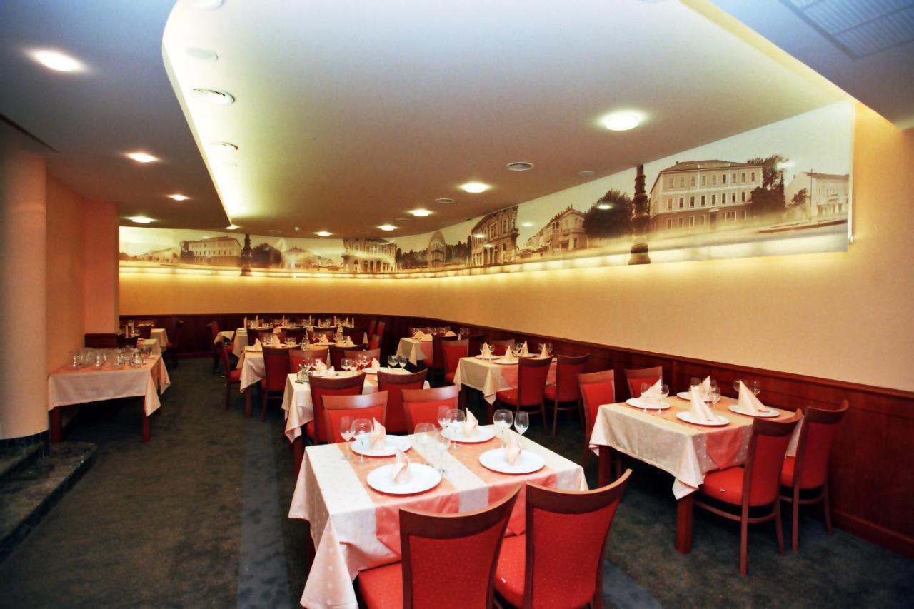 Hotel Savus 슬라본스키브로드 외부 사진